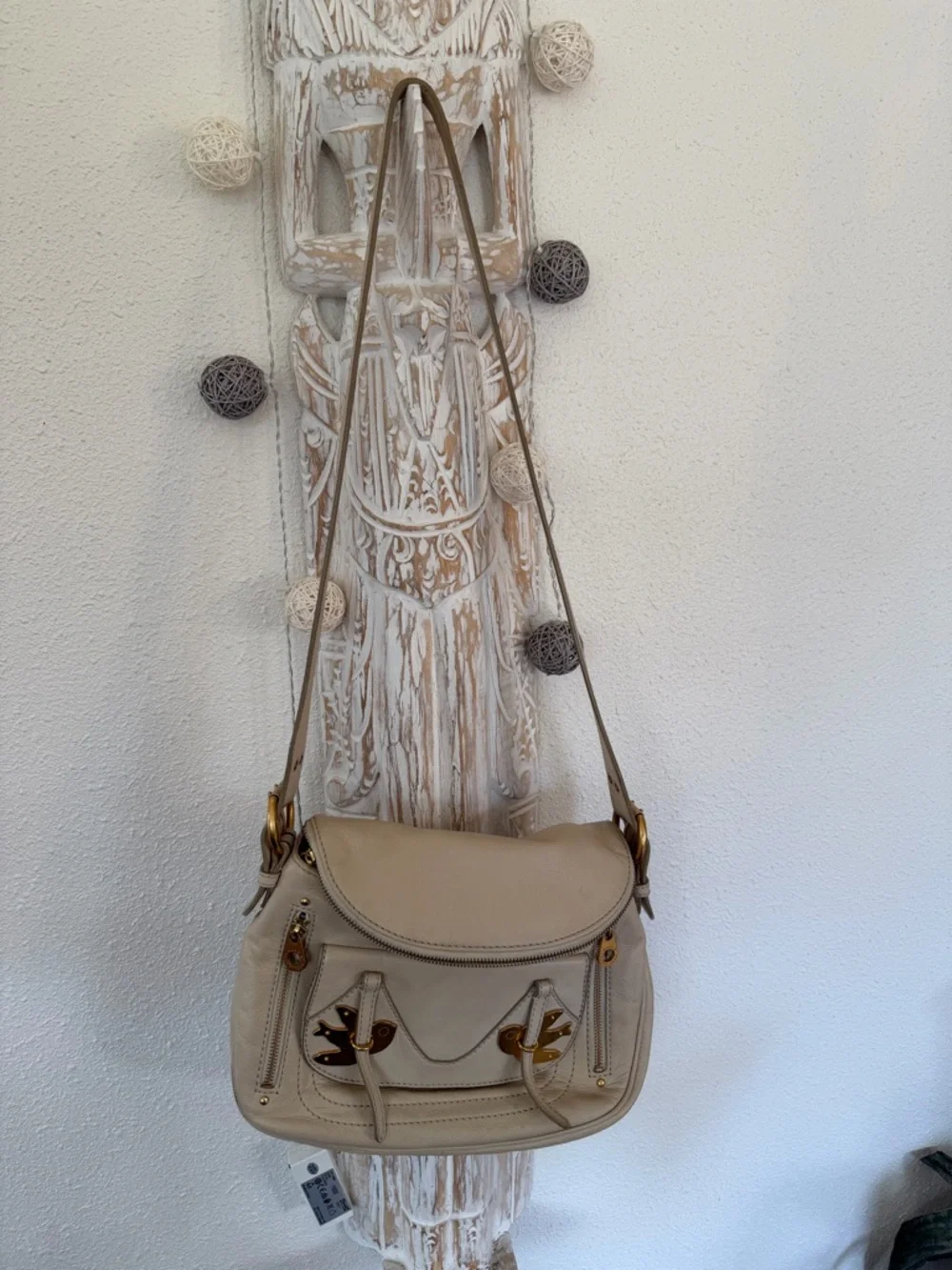 Marc Jacobs Cream Leather Shoulder Bag with Gold Hardware - Picture 3 of 11